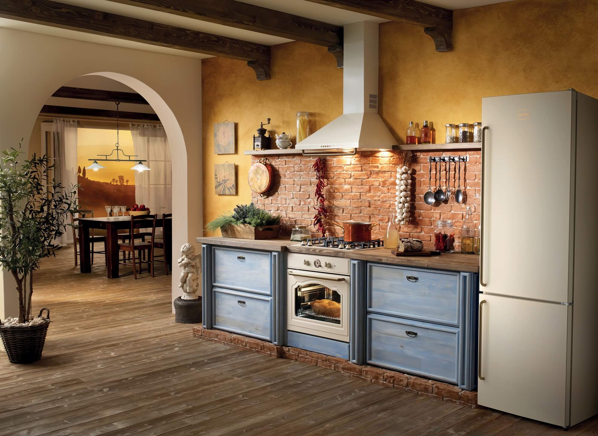 מטבח כפרי וגרנייה תנור בנוי GORENJE בעל עיצוב רטרו אלגנטי, עם זכוכית שמנת ותגיות מחוגי ברונזה הוא כולל שטח בישול מוגדל של 77 ליטרים, המאפשר לכם לבשל מנות גדולות במיוחד