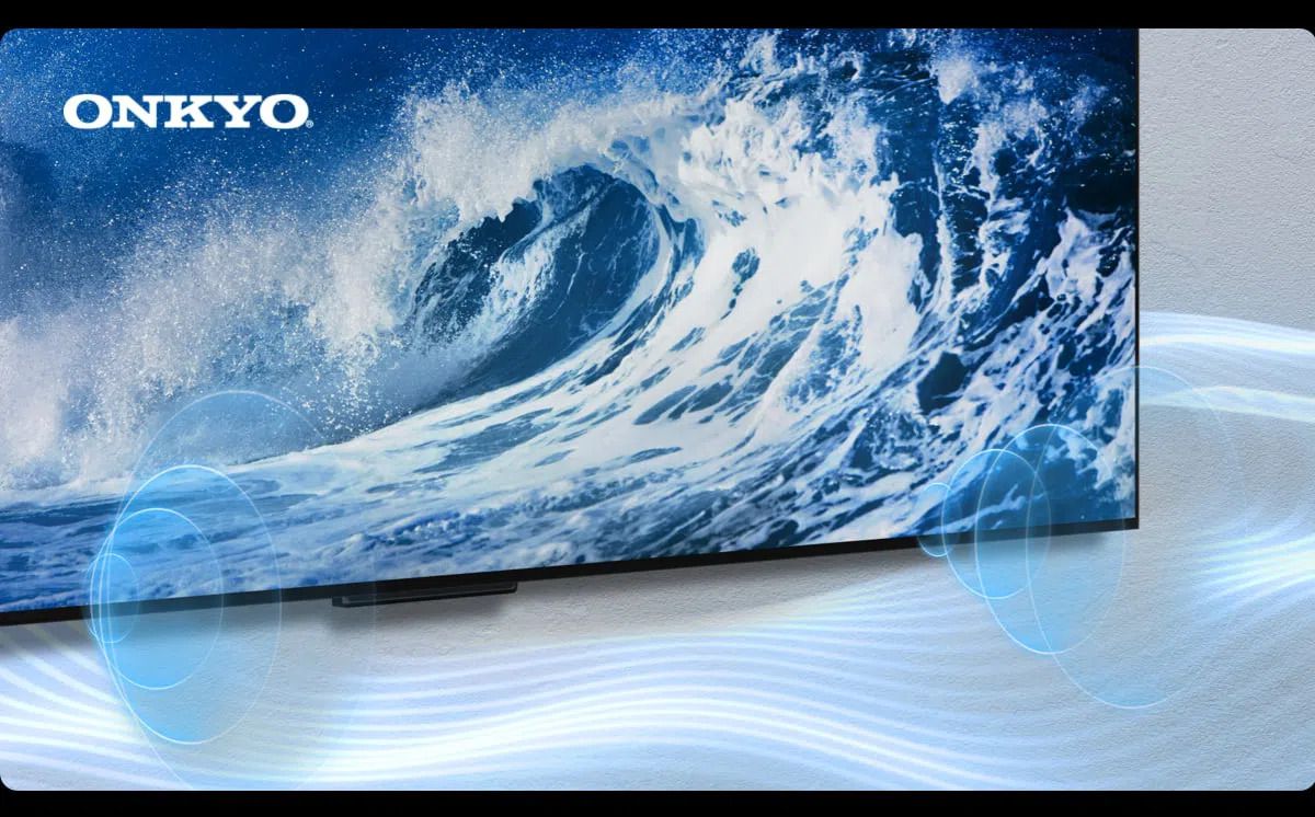 טלוויזיה TCL C755 QD-Mini LED 4K עם מערכת סראונד ONKYO: חוויית בידור ביתית אולטימטיבית בתמונה זו רואים טלוויזיה TCL C755 QD-Mini LED 4K מרהיבה המשדרת תמונה של גלים. הטלוויזיה בעלת עיצוב מודרני ויוקרתי, שמשתלב בכל חדר באופן מושלם