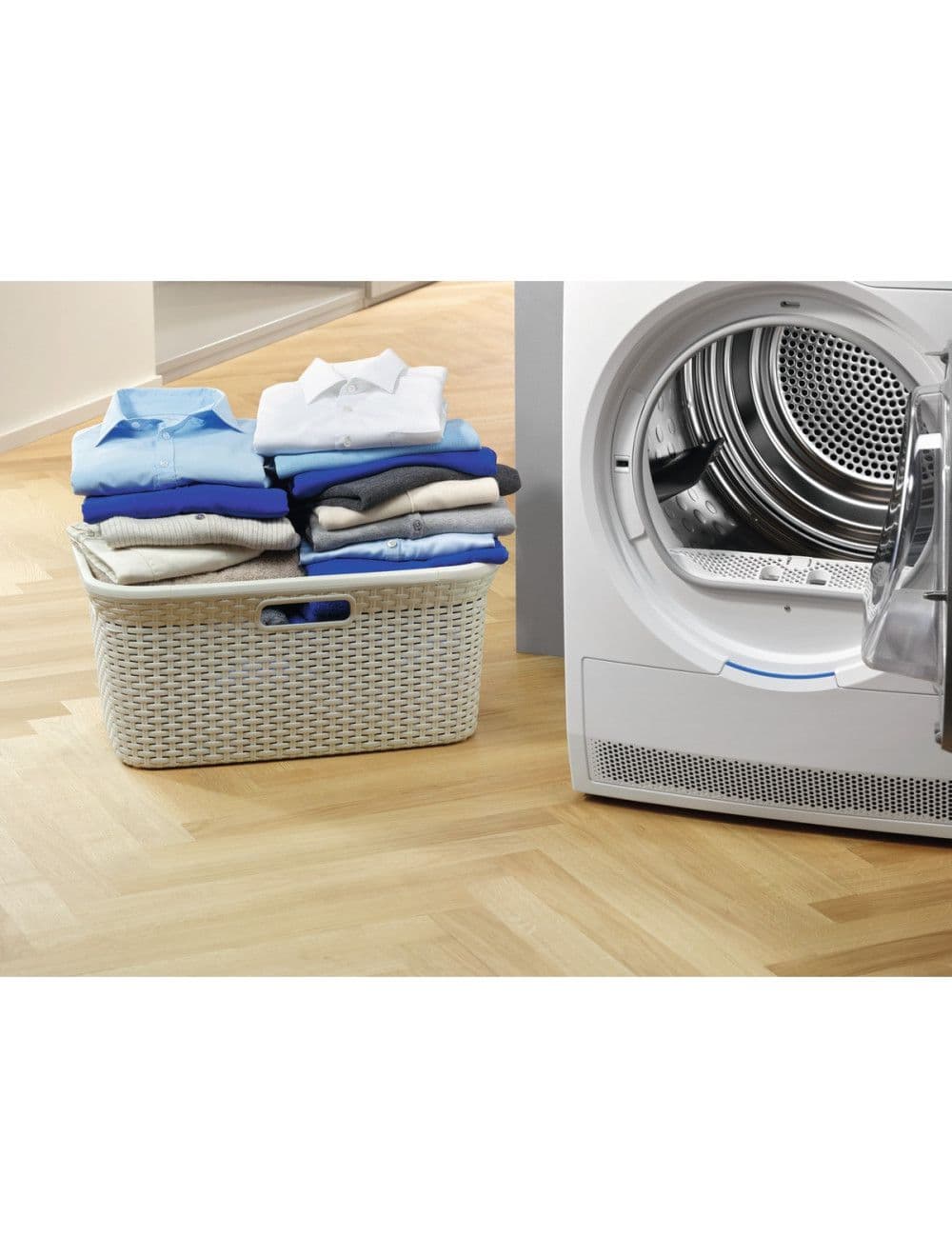 Electrolux EW6C4824CB – מייבש כביסה קונדנסור 8 ק"ג עם SensiCare מנוע אינוורטר שקט וחסכוני