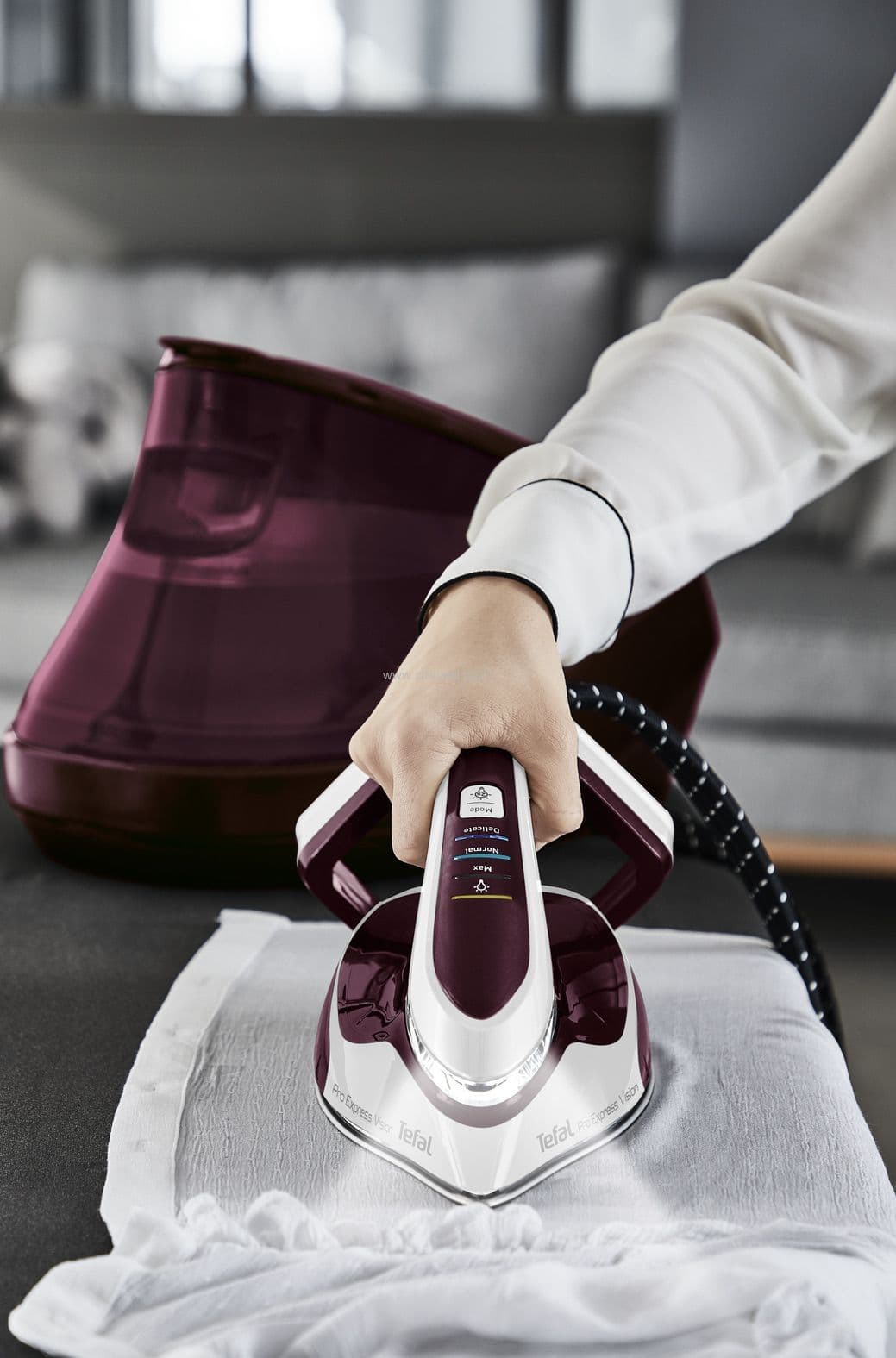 מגהץ קיטור Tefal Pro Express Vision GV9810E0 – לחץ 8.3 בר תוצרת צרפת | יבואן רשמי 5 שנות אחריות