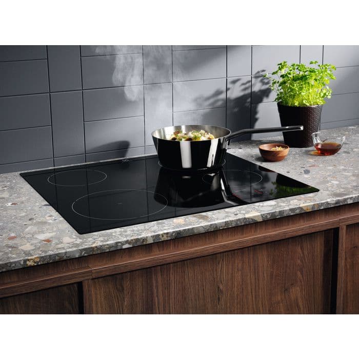 Electrolux LIB60420CK – כיריים אינדוקציה 60 ס״מ עם זיהוי סירים ופונקציית טורבו | יבואן רשמי משלוח מהיר