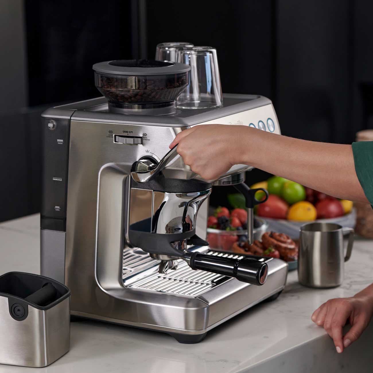 Breville Barista Express Impress BES876BSS - מכונת אספרסו עם מטחנה מובנית, 25 דרגות טחינה והקצפת חלב מקצועית | יבואן רשמי | משלוח מהיר