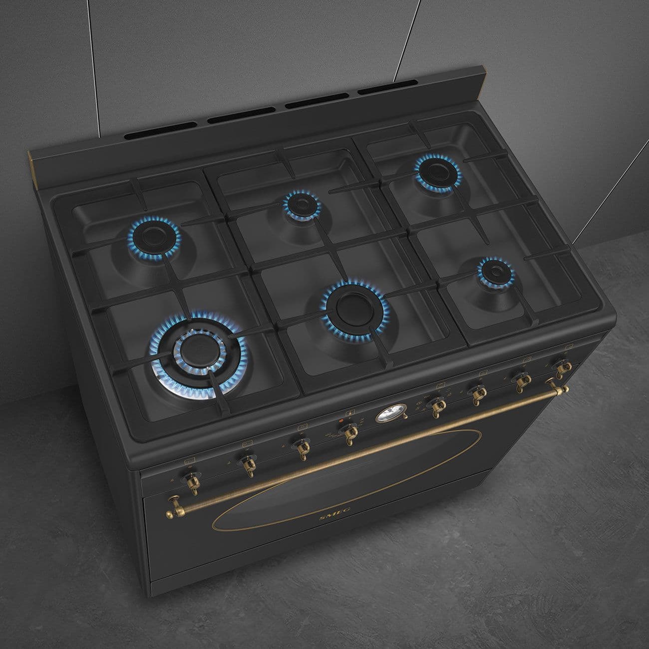 SMEG CO96 Black - תנור משולב כיריים גז ברוחב 90 ס״מ 6 להבות עיצוב איטלקי