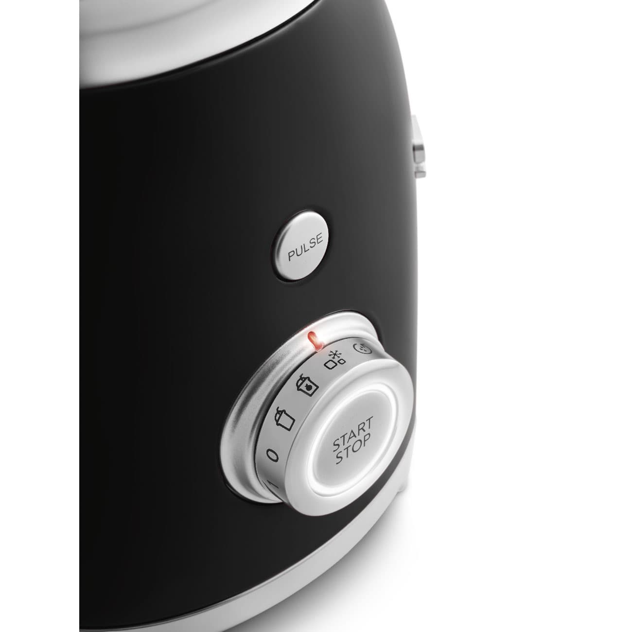 SMEG BLF03BLEU – בלנדר רטרו 800W עם קנקן Tritan בנפח 1.5 ל' סמג בצבע שחור
