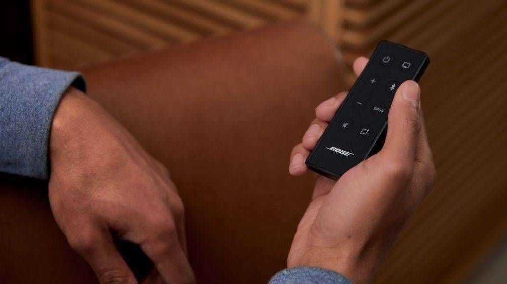 מקרן קול Bose Solo Soundbar Series II Bluetooth בצבע שחור, שמע קולנועי עשיר - יבואן רשמי | משלוח מהיר