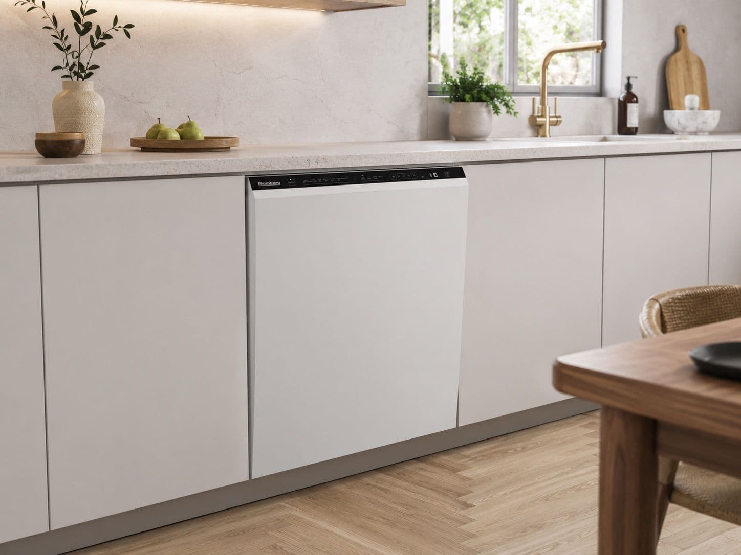 מדיח כלים אינטגרלי רחב Blomberg GVN409P8 ל־14 מערכות כלים | יבואן רשמי-משלוח מהיר