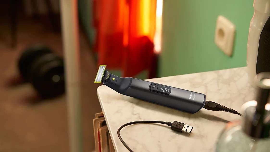 מכונת גילוח ועיצוב Philips OneBlade Pro 360 QP6552/15 לפנים ולגוף - יבואן רשמי