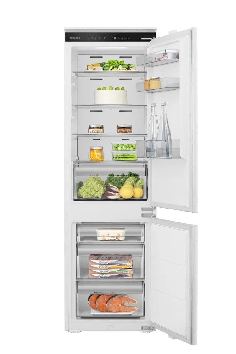 Hisense RB3B250NEWE1 – מקרר אינטגרלי מקפיא תחתון 252 ל׳ NoFrost