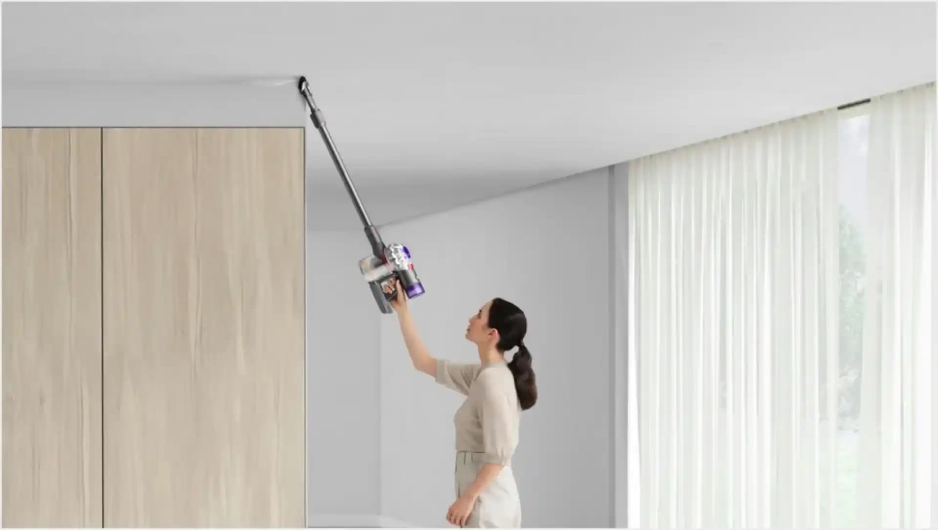 Dyson V8 Advanced SV25 – שואב אבק אלחוטי חזק עם סינון HEPA ועד 40 דקות עבודה | יבואן רשמי
