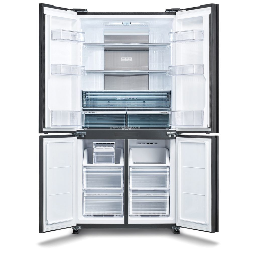 Sharp SJ-8960WH מצב פתוח וחלל פנימי רחב מקרר Sharp SJ-8960WH במצב פתוח עם חלל פנימי רחב ללא מחיצה