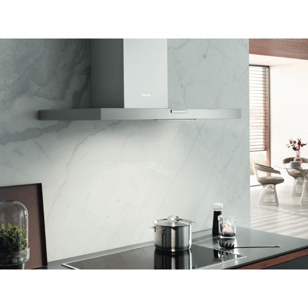 קולט אדים Miele DAW1920 Active: עוצמה, ניקיון ויוקרה למטבח שלך בעיצוב קלאסי בצבע נירוסטה וסינון שומנים מתקדם, ותאורת LED עוצמתית!