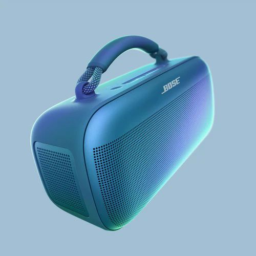 רמקול Bose SoundLink Max - עיצוב אלגנטי, סאונד עוצמתי רמקול Bose SoundLink Max בצבע כחול עמוק, בעל עיצוב חלק ואלגנטי. הרמקול הנייד המושלם למסיבות, פיקניקים וטיולים, עם סאונד עוצמתי ומלא באסים. קל לנשיאה הודות לידית האחיזה הנוחה.