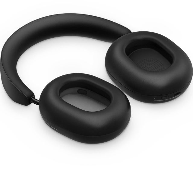 Sonos Ace - עיצוב פרימיום אוזניות Sonos Ace בצבע לבן עם עיצוב יוקרתי וקווי גימור נקיים