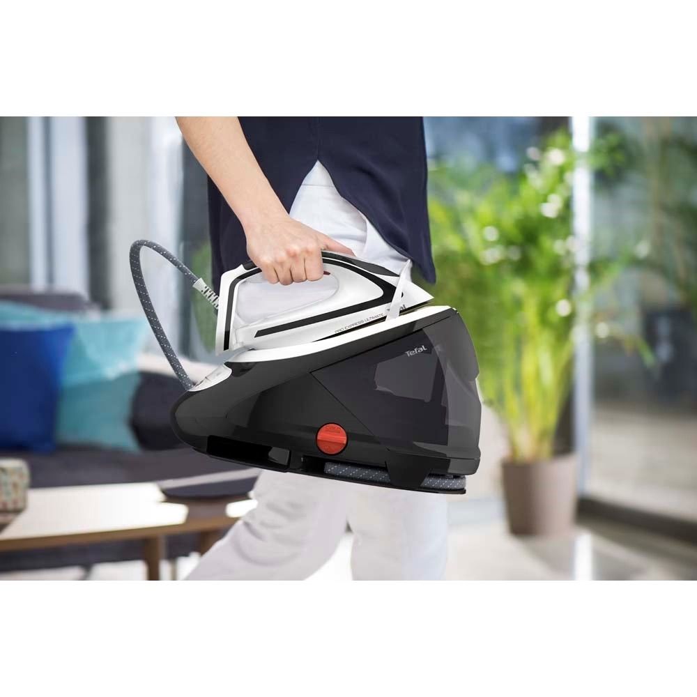מגהץ קיטור Tefal GV9567 קל לאחסון ונשיאה