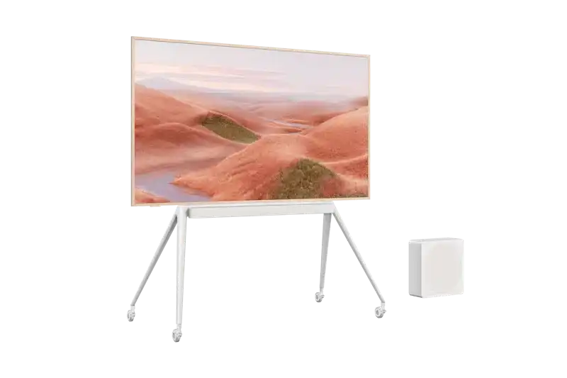 צילום קרוב של מסך הטלוויזיה מדגים את החדות והפרטים ברזולוציית 4K UHD