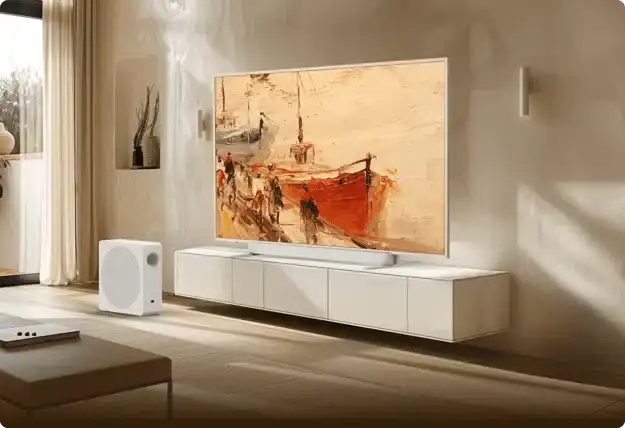 צילום תקריב של הפורטים והחיבורים השונים בחלקה האחורי של טלוויזיית TCL 55A300 Pro