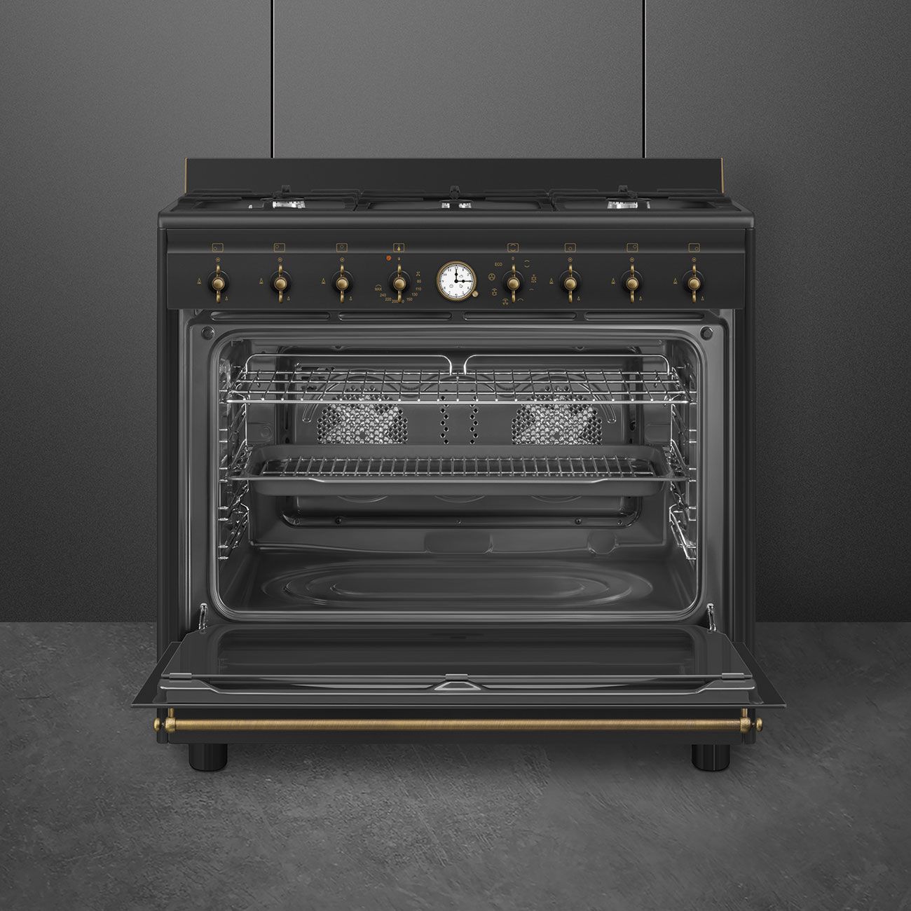 SMEG CO90 Black טכנולוגיית True Convection
