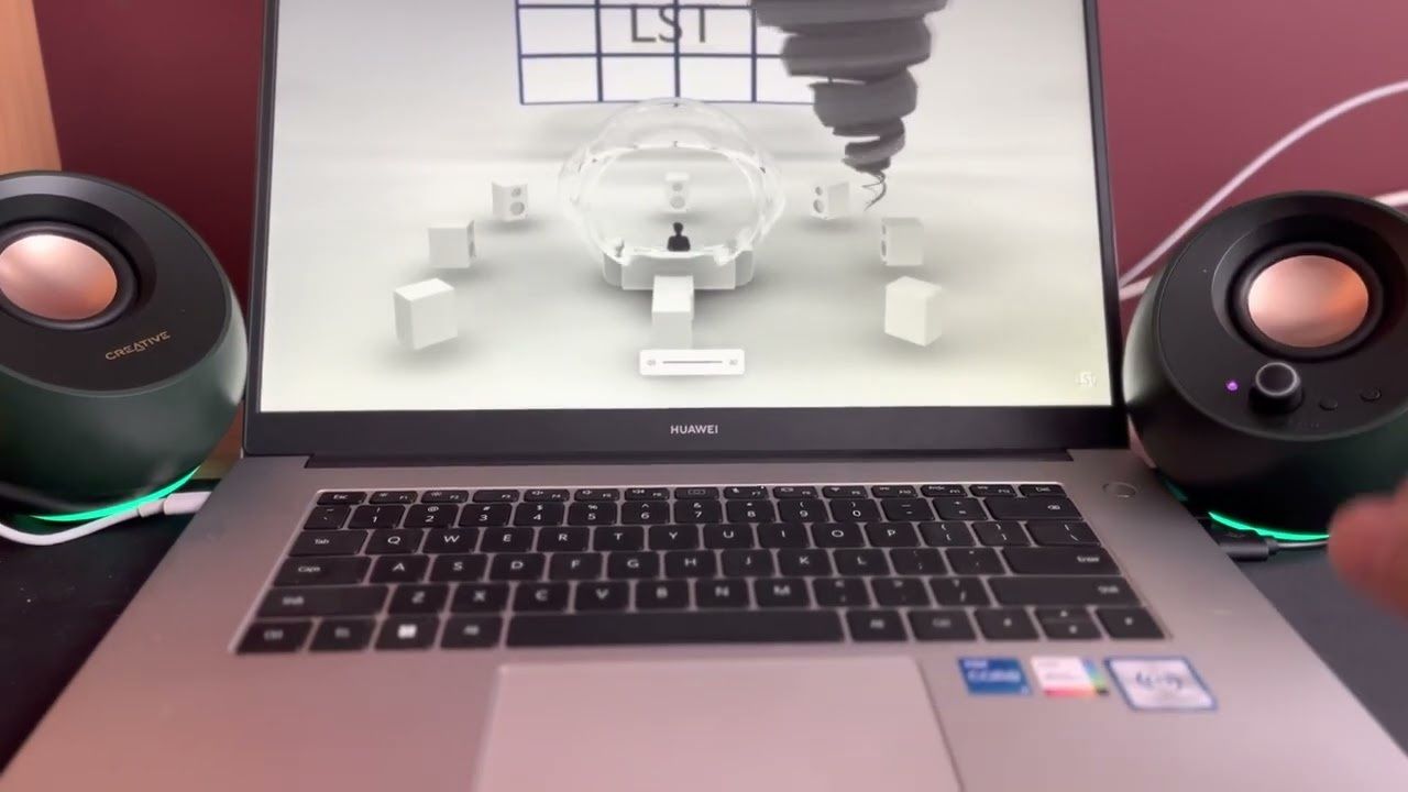 מבט אחורי וחיבורים ברמקולים Creative Pebble Pro