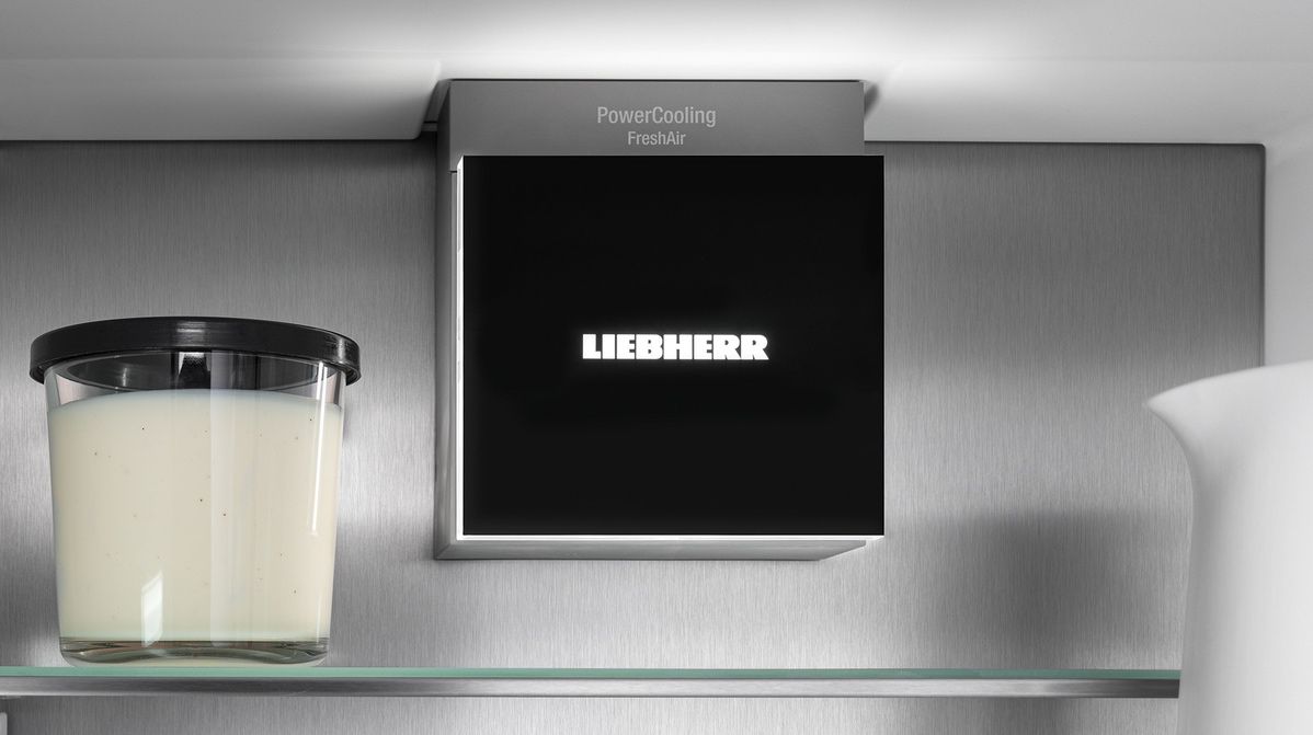 מגירת EasyFresh ויחידת Easy Twist Ice במקרר Liebherr CNsdb 5223