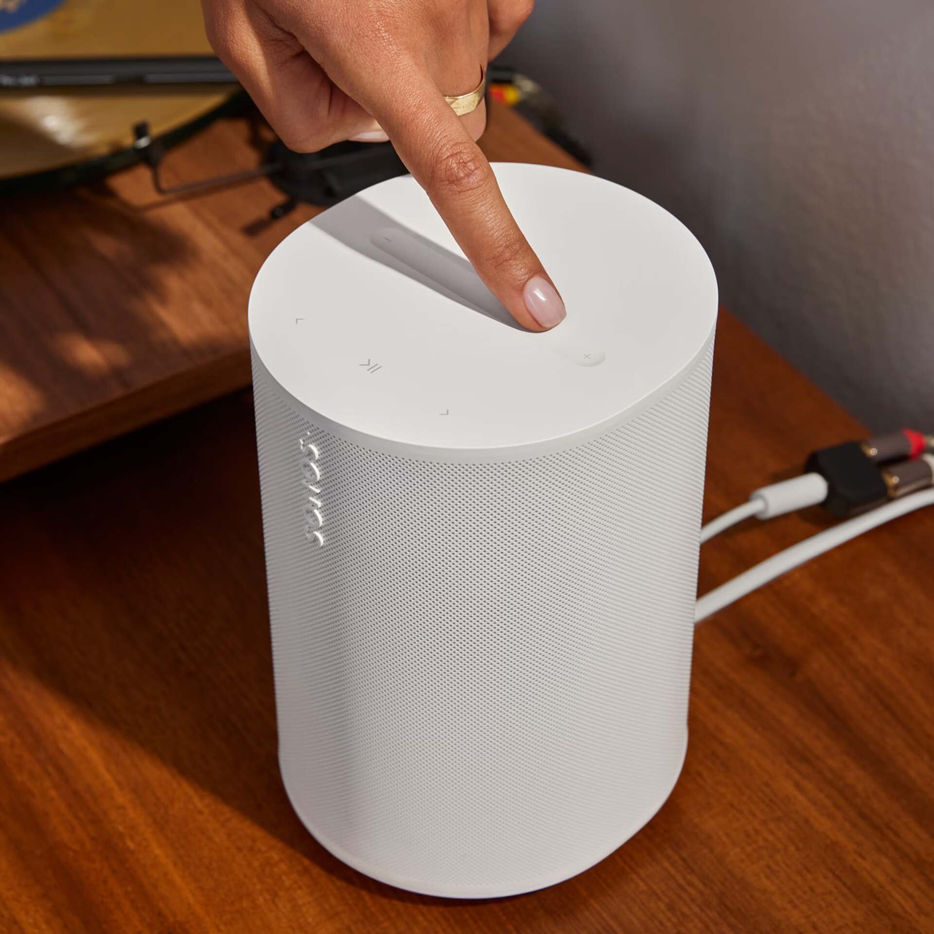 ����� ��� Sonos Era 100 SL ����� ���� �� ����� ������, WiFi 6 ��������� Bluetooth 5.3 ����� ����