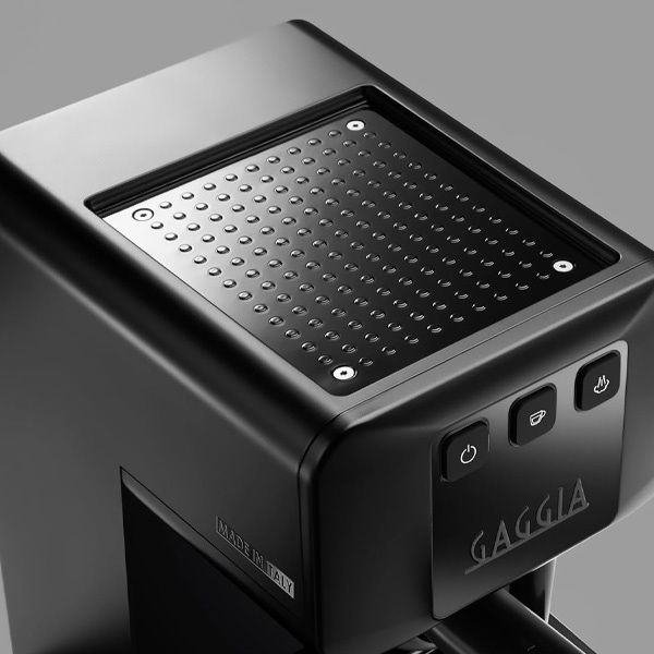 Gaggia EG2109 – מערכת PID מדויקת לקביעת טמפרטורת חליטה והקצפה Gaggia EG2109 שחור עם מערכת PID לבקרת טמפרטורה – מכונת קפה ידנית איטלקית