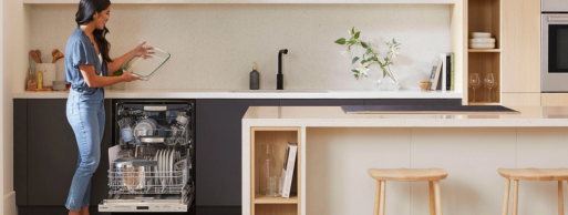 ����� ����