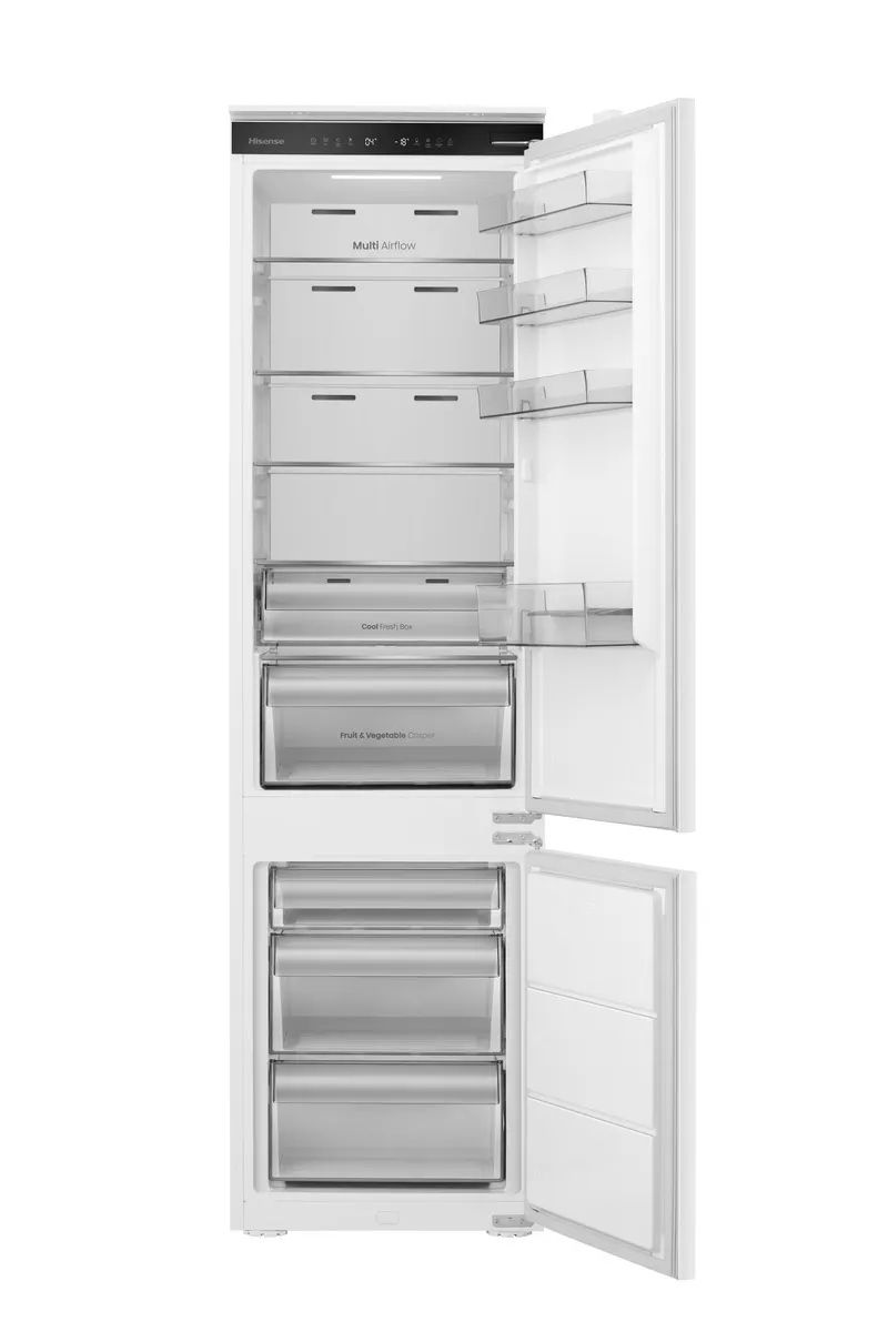 מקרר Hisense RB3B280NEWE1 פתוח וריק מבפנים, מציג את הסידור הפנימי