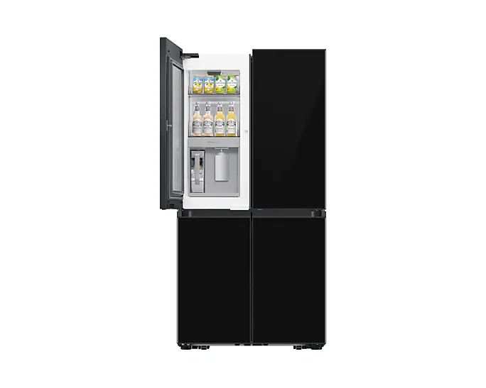 Samsung RF65DB975 גישה נוחה עם דלת אחת פתוחה מקרר Samsung RF65DB975 עם דלת אחת פתוחה להמחשת גישה מהירה ונוחה