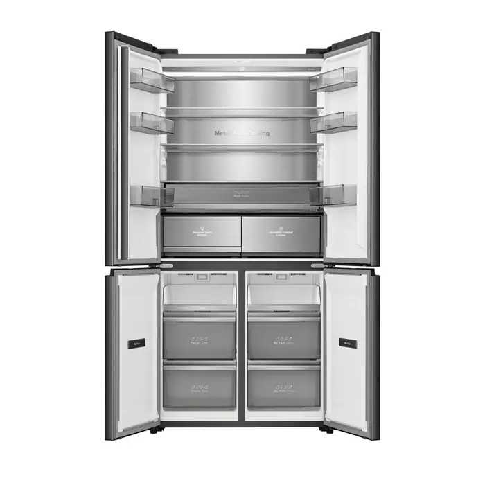 מבט פנימי רחב ומפואר Hisense RQ84BG מבט חזיתי של מקרר 4 דלתות הייסנס זכוכית שחורה דגם RQ84BG פתוח לחלוטין