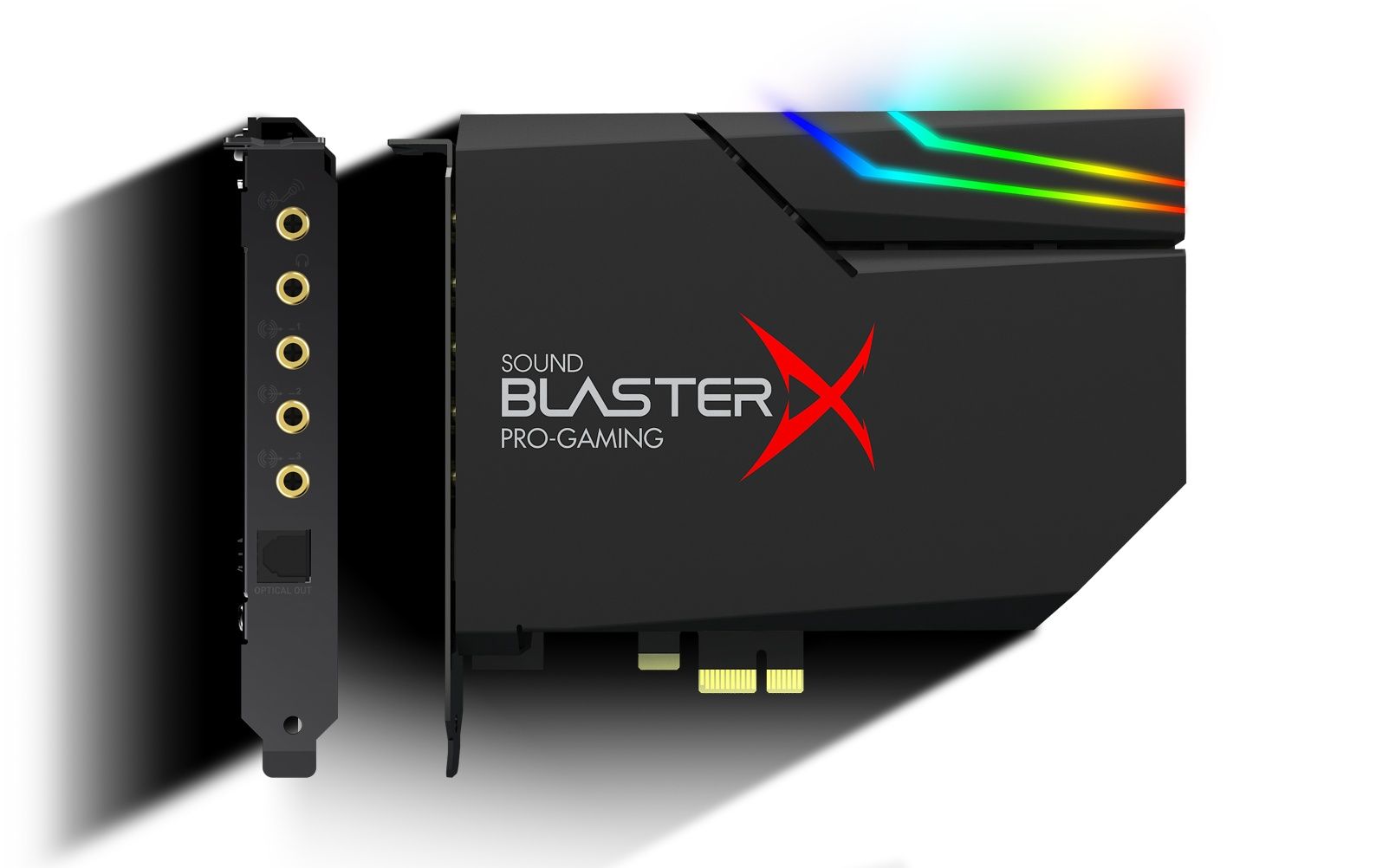 Creative Sound BlasterX AE-5 Plus Connectivity מבט אחורי על חיבורי כרטיס הקול Creative Sound BlasterX AE-5 Plus