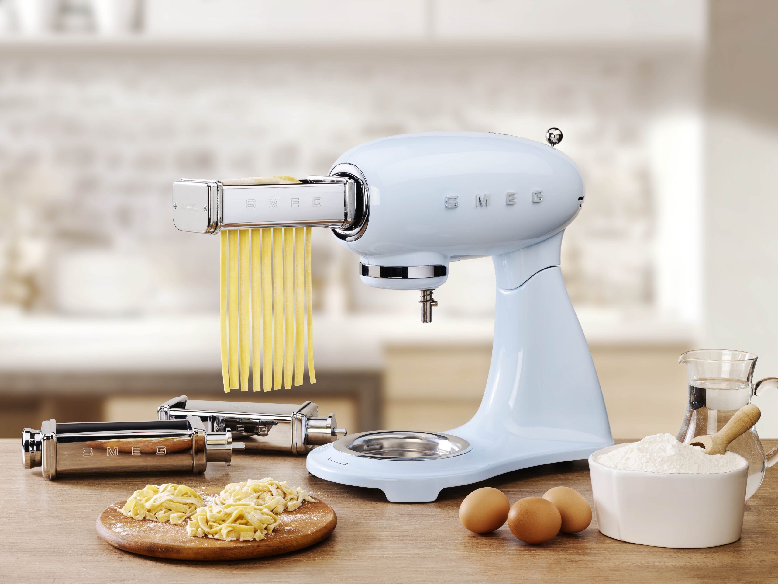 SMEG SMF03WHEU ����� ���� SMEG ������ ��� ��� SMF03