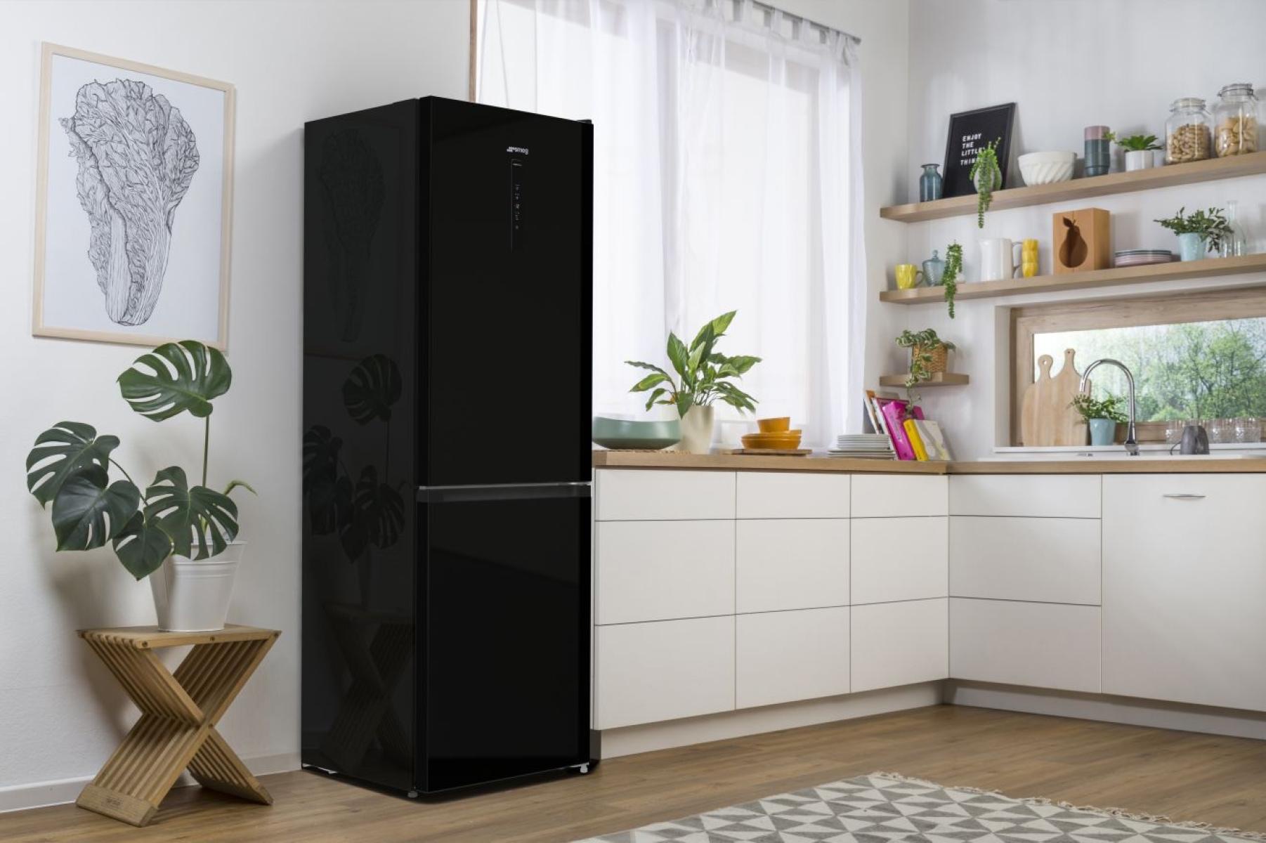 מקרר מקפיא תחתון Gorenje דגם NRK6192ABK  מקרר מקפיא תחתון Gorenje NRK6192ABK – חדשני ומתקדם. טכנולוגיות מתקדמות כמו NoFrost Plus למניעת קרח,  CrispZone עם VitaLight לשמירה על טריות וויטמינים, ו-ZeroZone לשמירה על רעננות בטמפרטורה 0 מעלות. המערכת